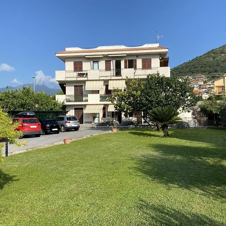 皮特拉利古I Fiori Di Pietra公寓式酒店 外观 照片