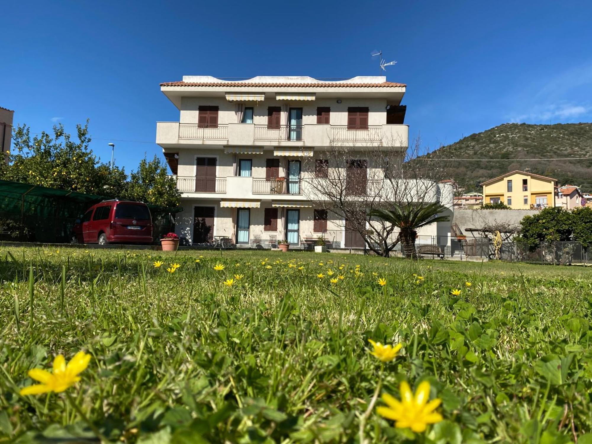 皮特拉利古I Fiori Di Pietra公寓式酒店 外观 照片